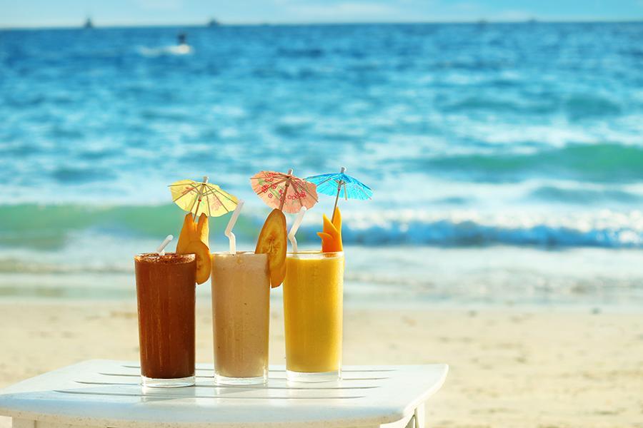 グランド ブルー ビーチ ホテル Manoc-Manoc エクステリア 写真